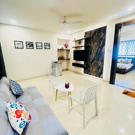 Goa Junction - Spacious 1Bhk Apartments In Vagator With Pool Access Exterior photo