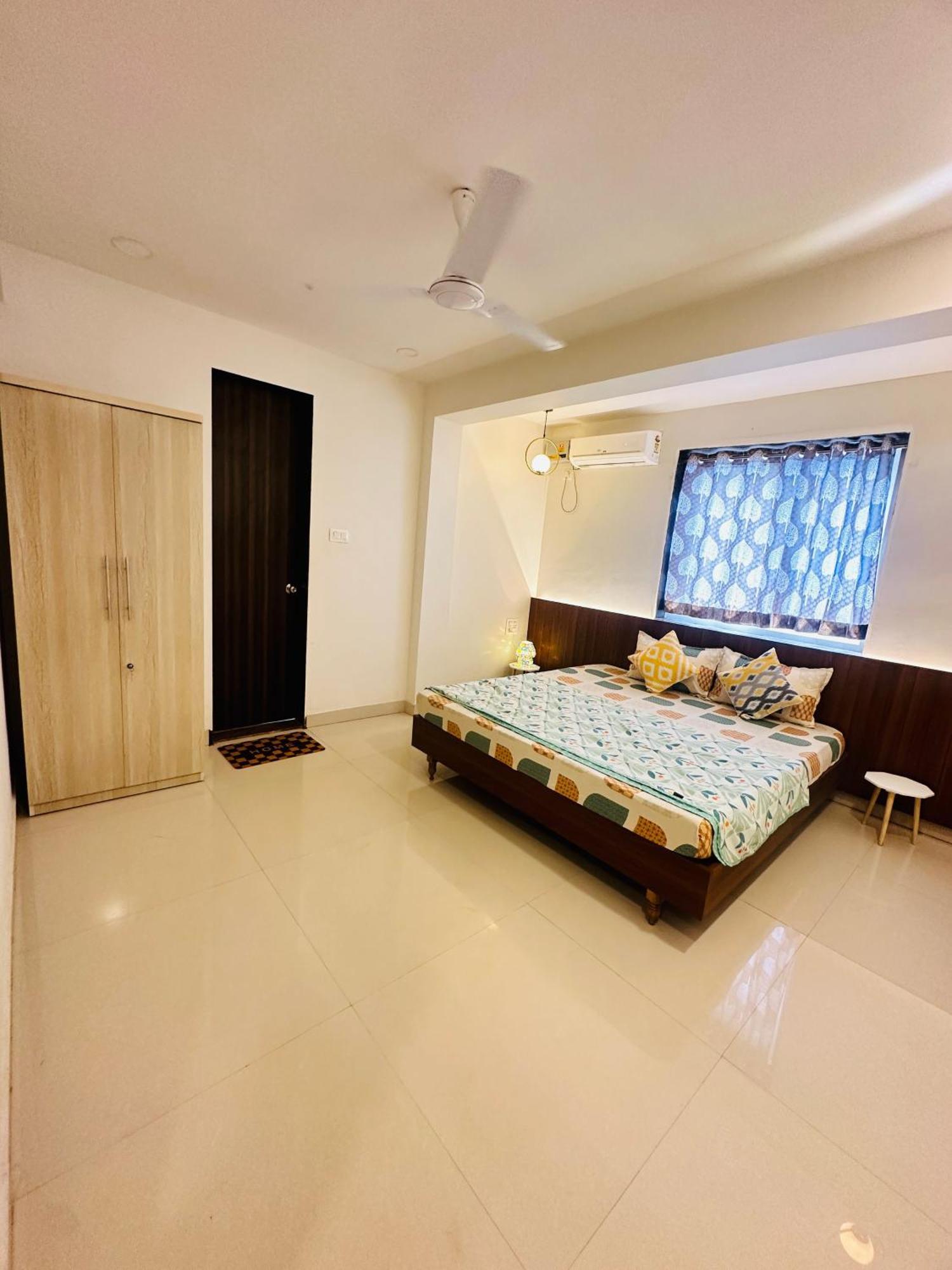 Goa Junction - Spacious 1Bhk Apartments In Vagator With Pool Access Exterior photo