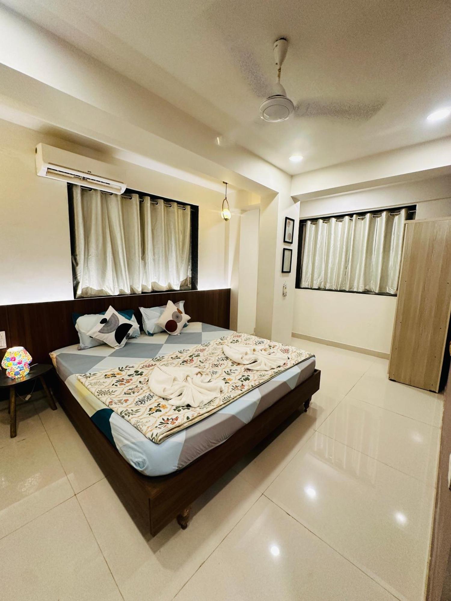 Goa Junction - Spacious 1Bhk Apartments In Vagator With Pool Access Exterior photo